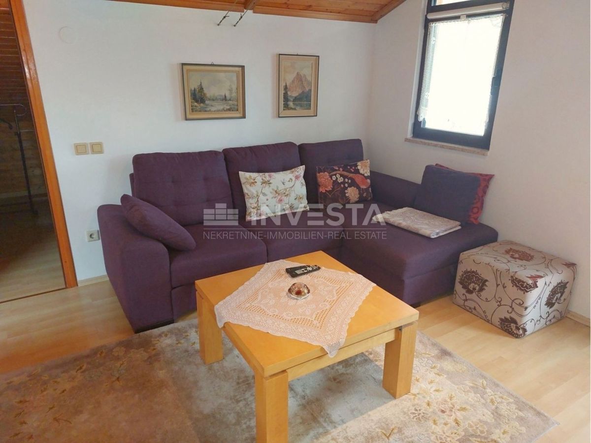 Poreč, hiša s 4 apartmaji in bazenom, pogled na morje, TOP lokacija
