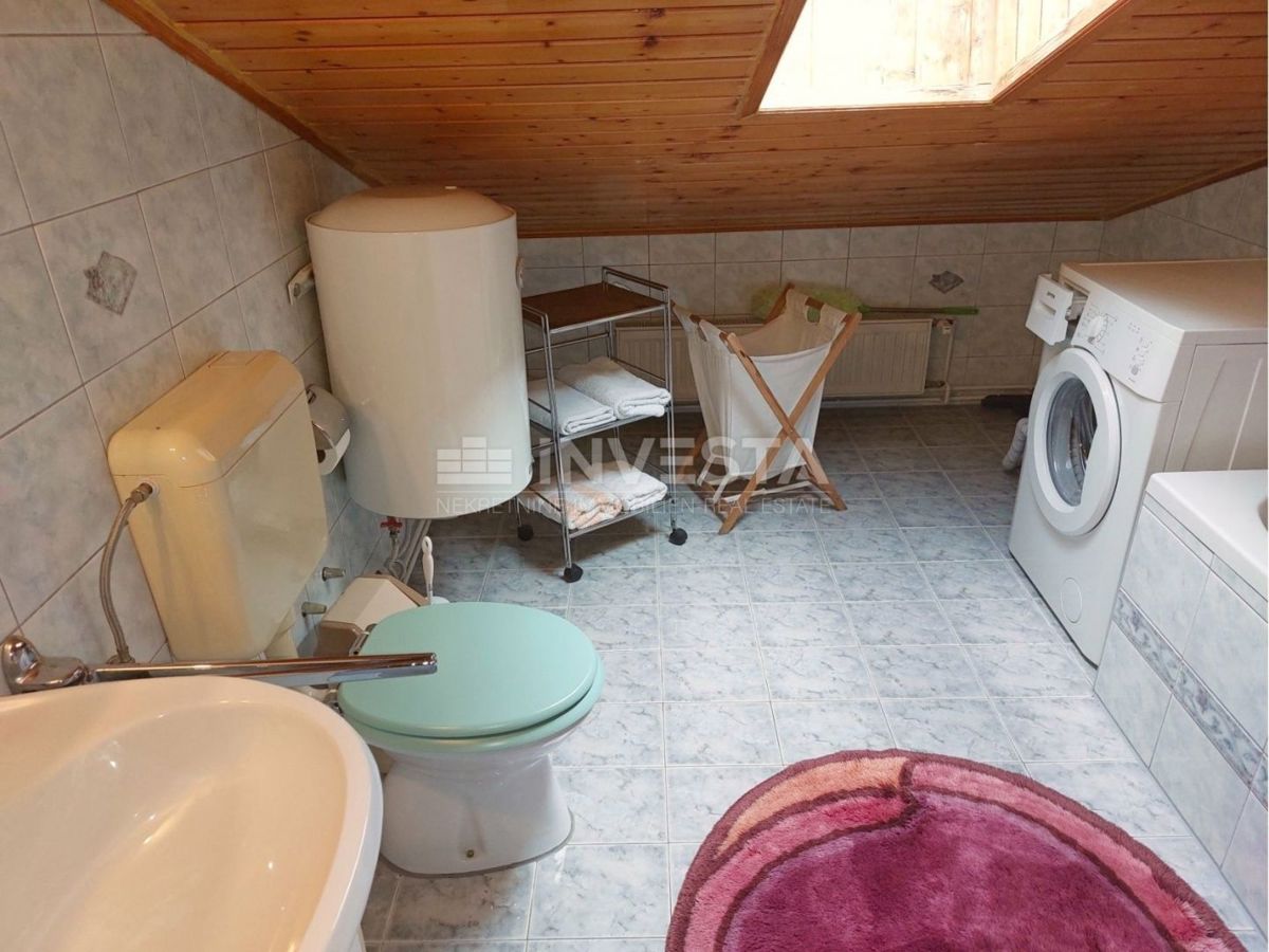 Poreč, hiša s 4 apartmaji in bazenom, pogled na morje, TOP lokacija