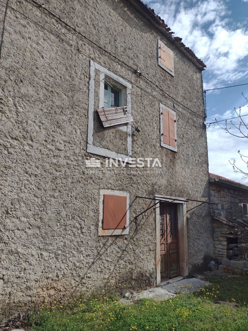 Okolica Višnjana, stara istrska vrstna hiša za obnovo