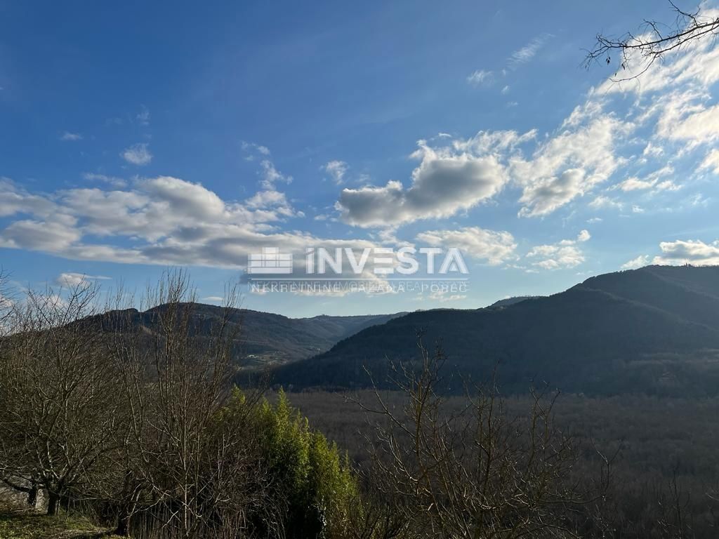Okolica Motovuna, edinstvena istrska kamnita hiša s čudovitim razgledom