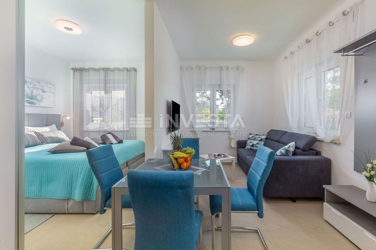 Fažana - 350 m od plaže - pritličje s 4 apartmaji