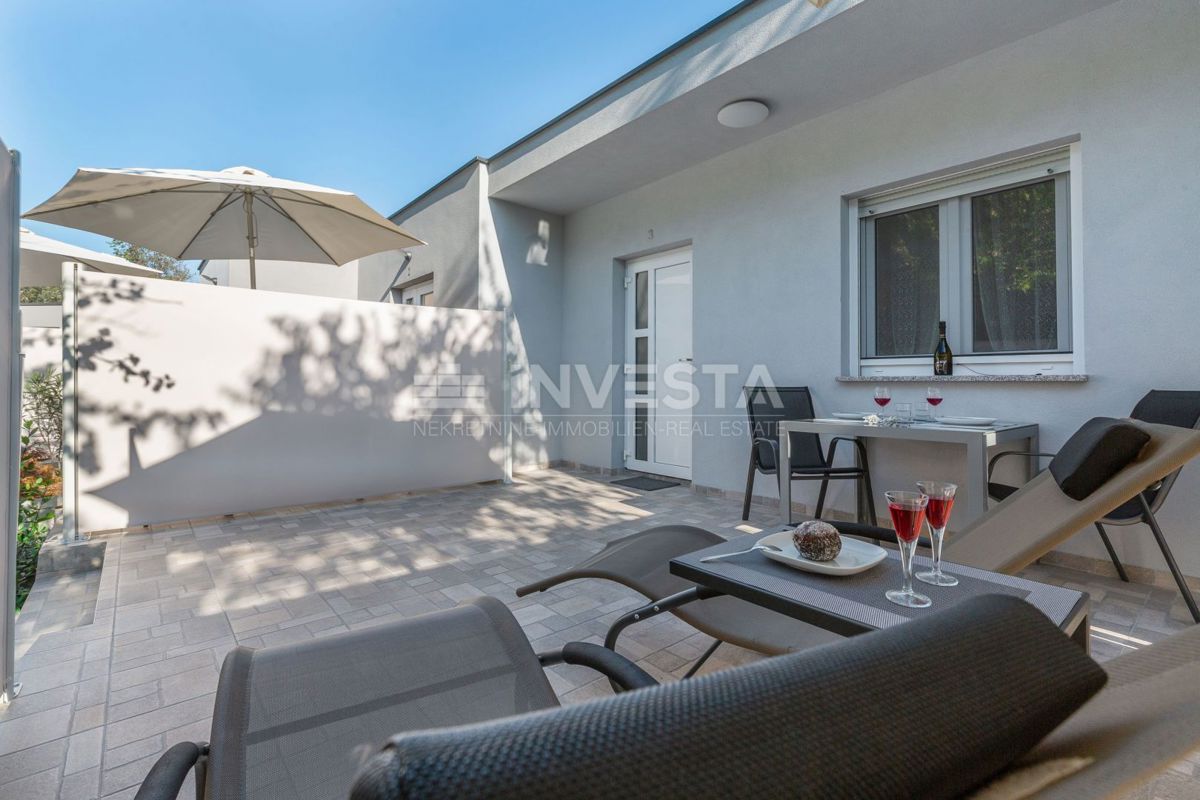 Fažana - 350 m od plaže - pritličje s 4 apartmaji