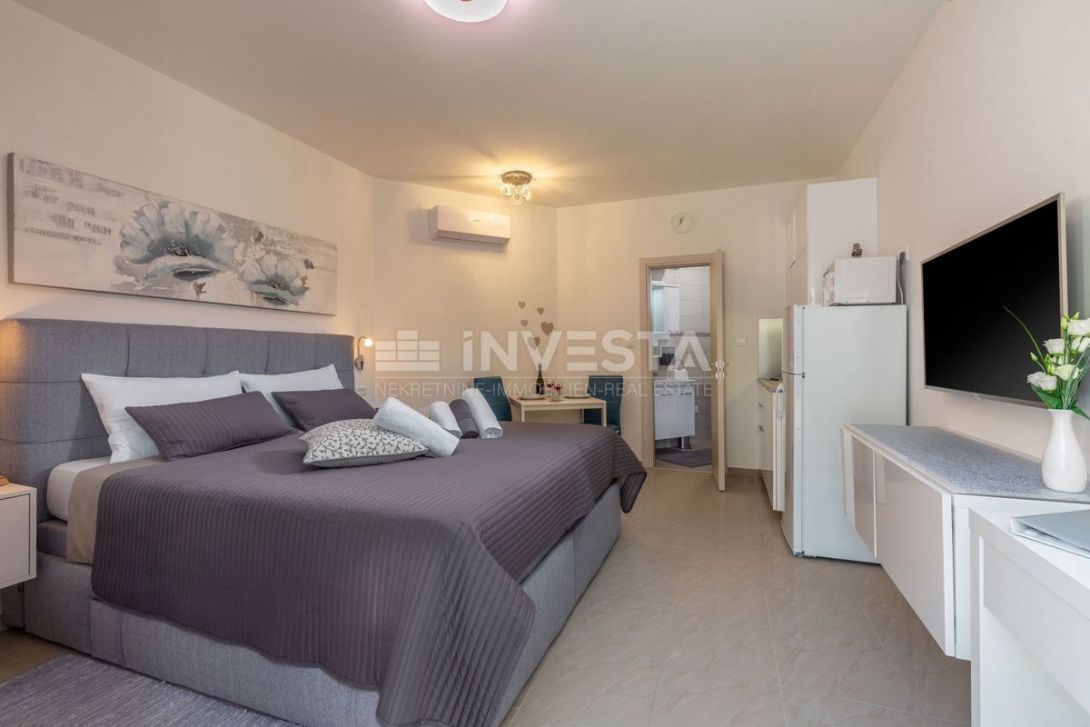 Fažana - 350 m od plaže - pritličje s 4 apartmaji