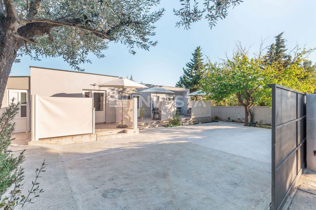 Fažana - 350 m od plaže - pritličje s 4 apartmaji