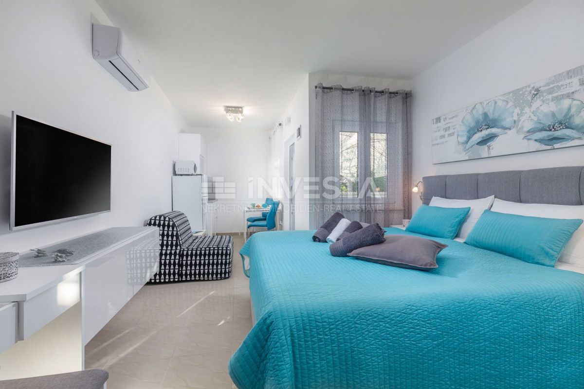 Fažana - 350 m od plaže - pritličje s 4 apartmaji