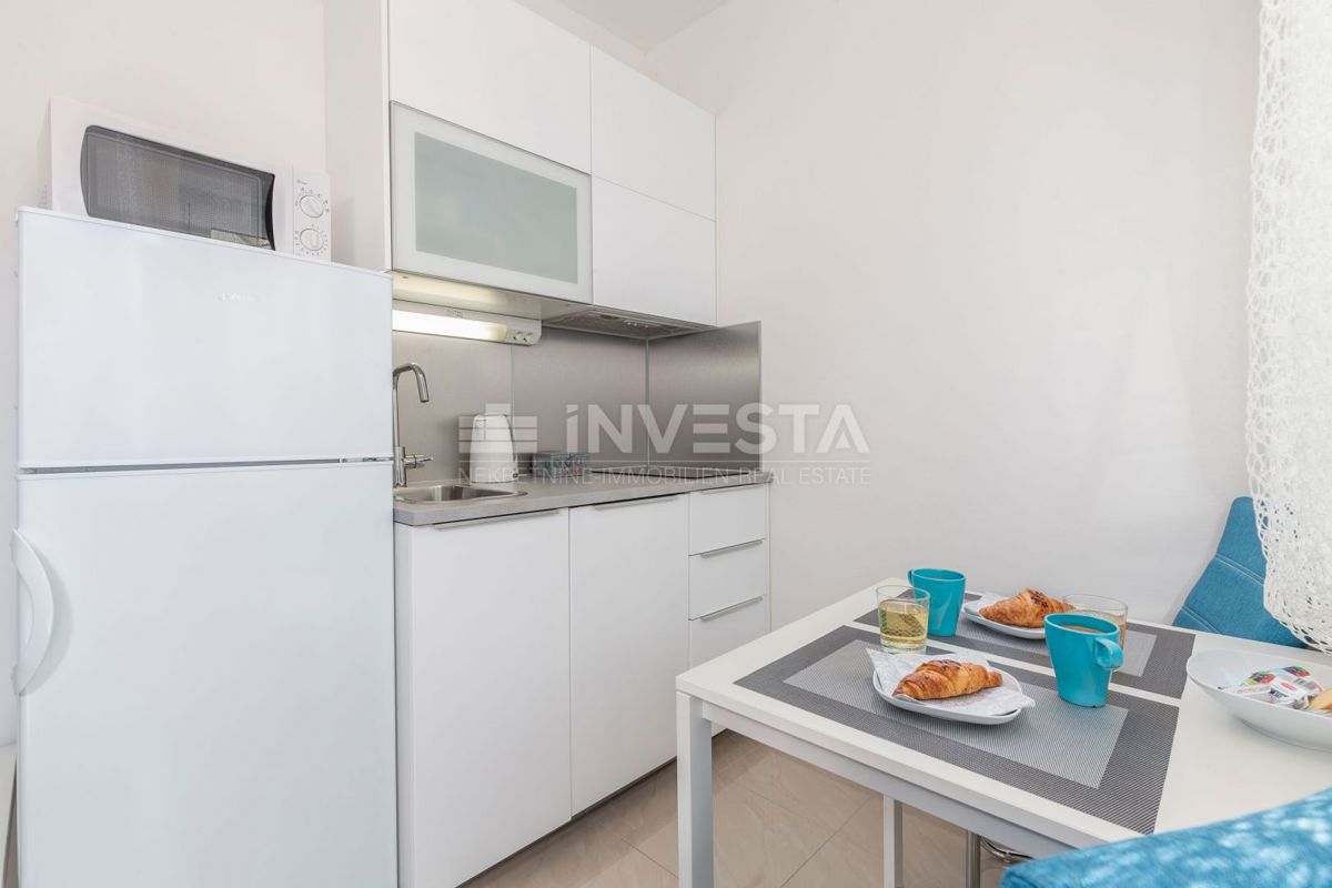 Fažana - 350 m od plaže - pritličje s 4 apartmaji