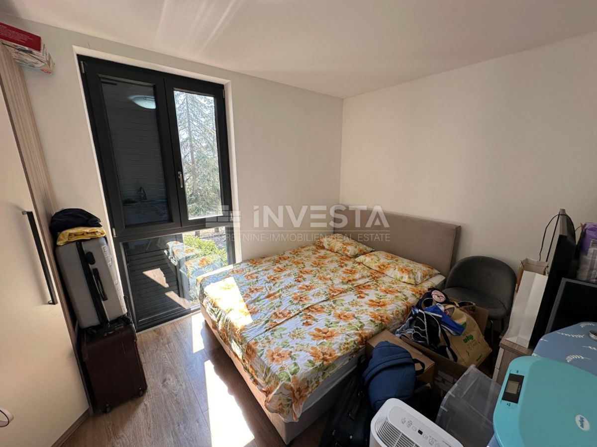 Novigrad, moderna, novo obnovljena opremljena stanovanje