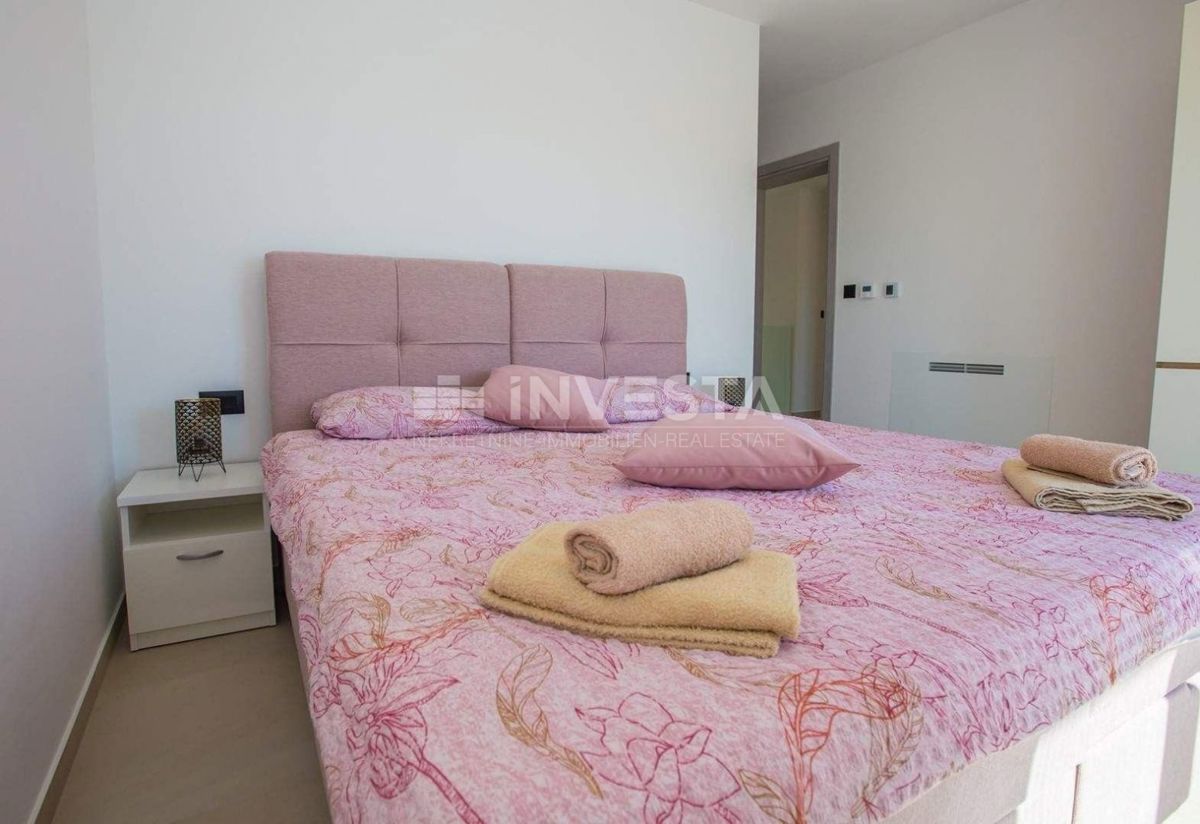 Občina Poreč, moderna vila posebne zasnove