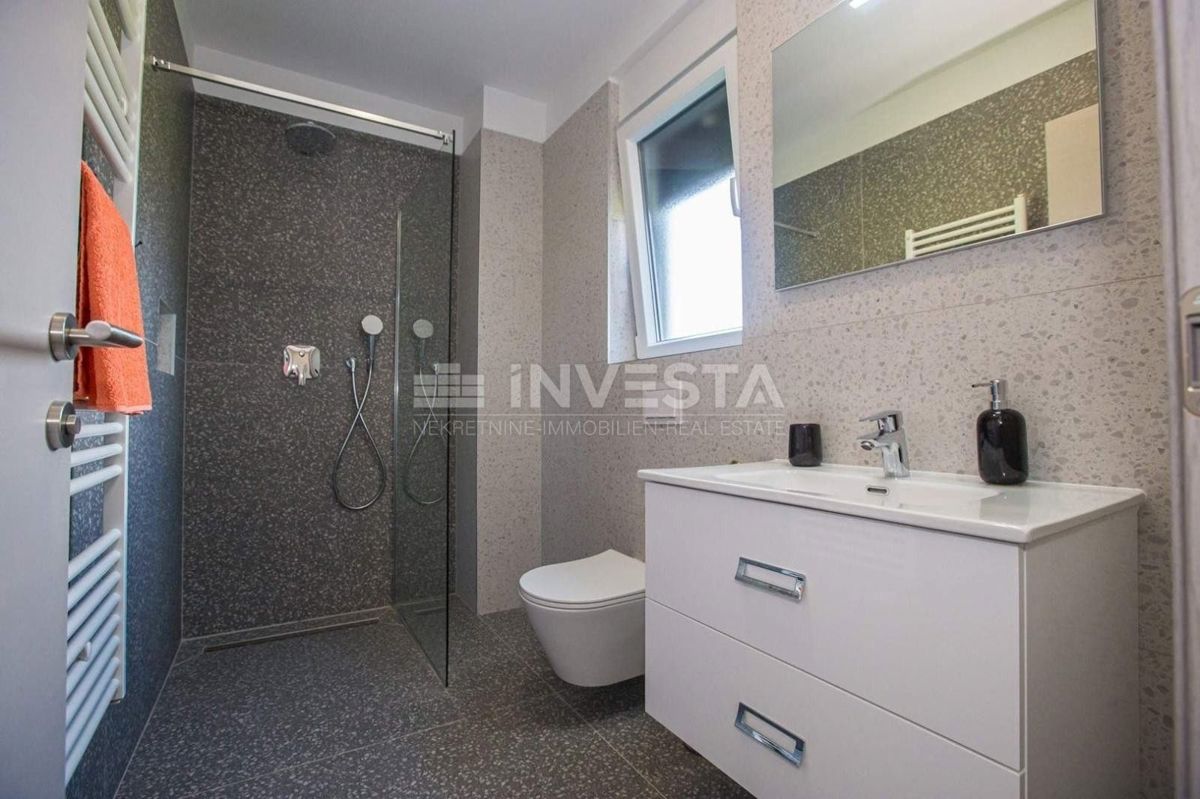 Občina Poreč, moderna vila posebne zasnove