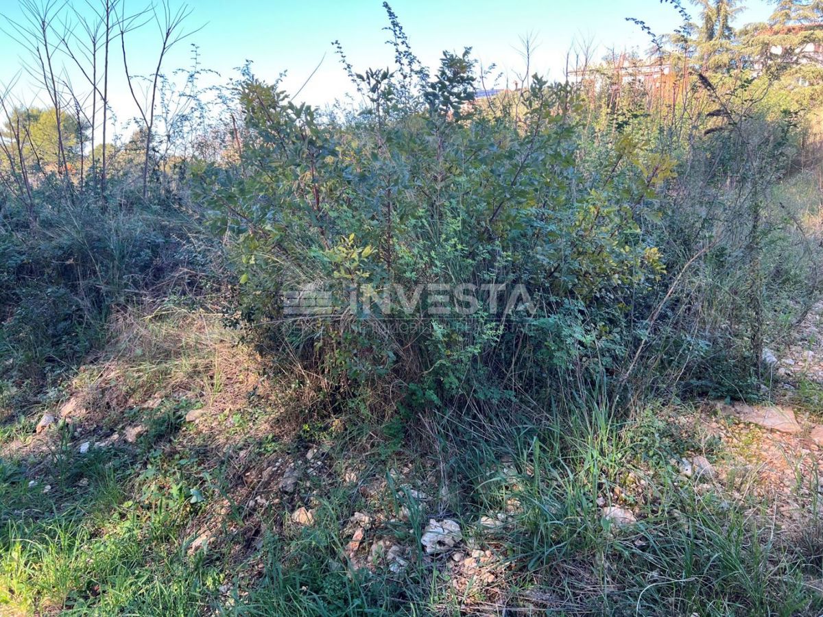 Pula, prodaja stavbnega zemljišča velikosti 1370 m²