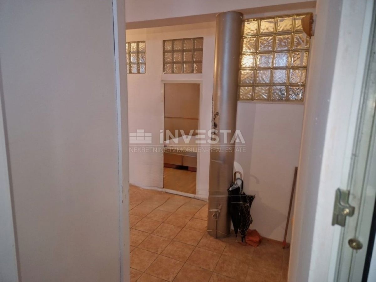 Pula, Gregovica, ugoden apartma v kleti blizu centra mesta
