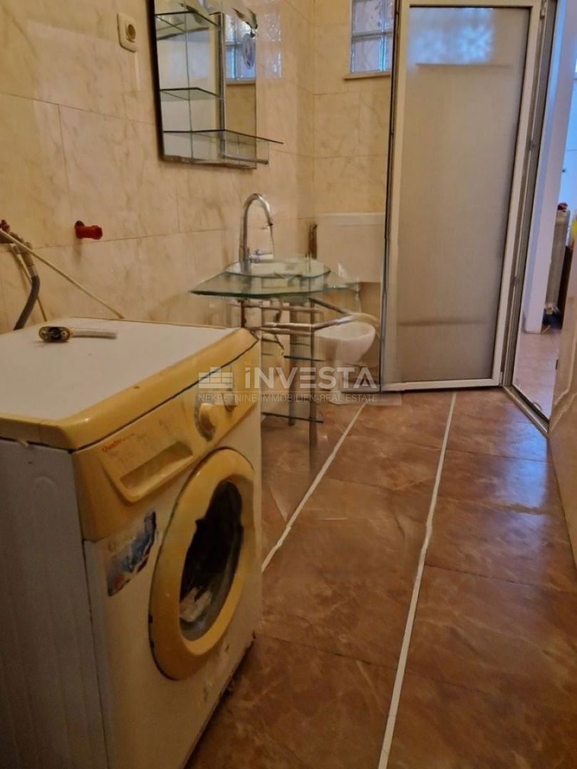 Pula, Gregovica, ugoden apartma v kleti blizu centra mesta