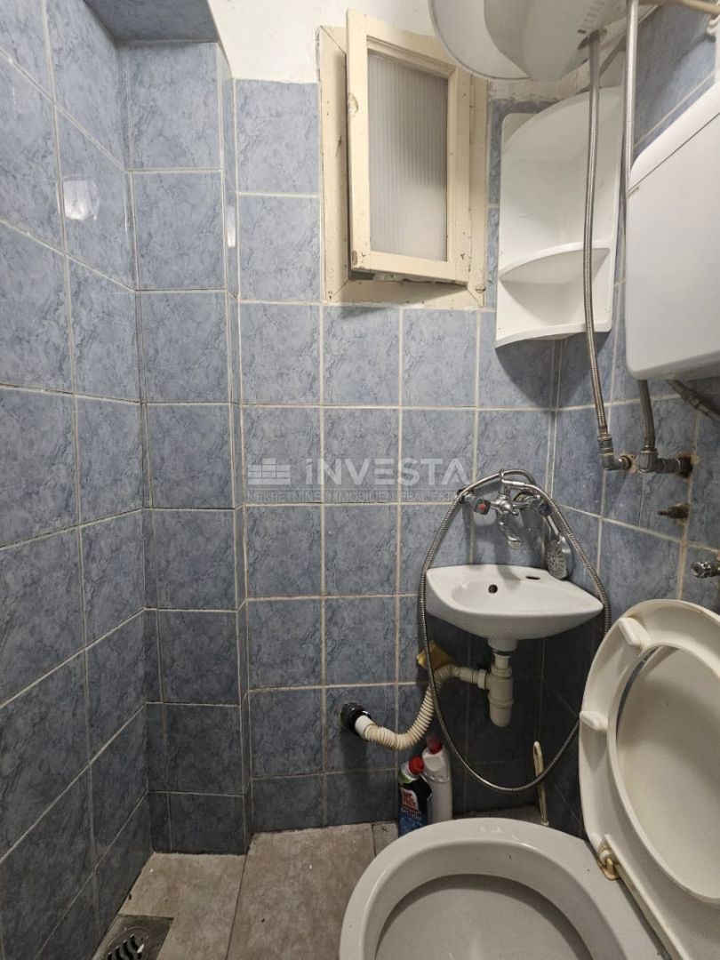 Pulj, Veruda, manjše stanovanje za prenovo s potencialom