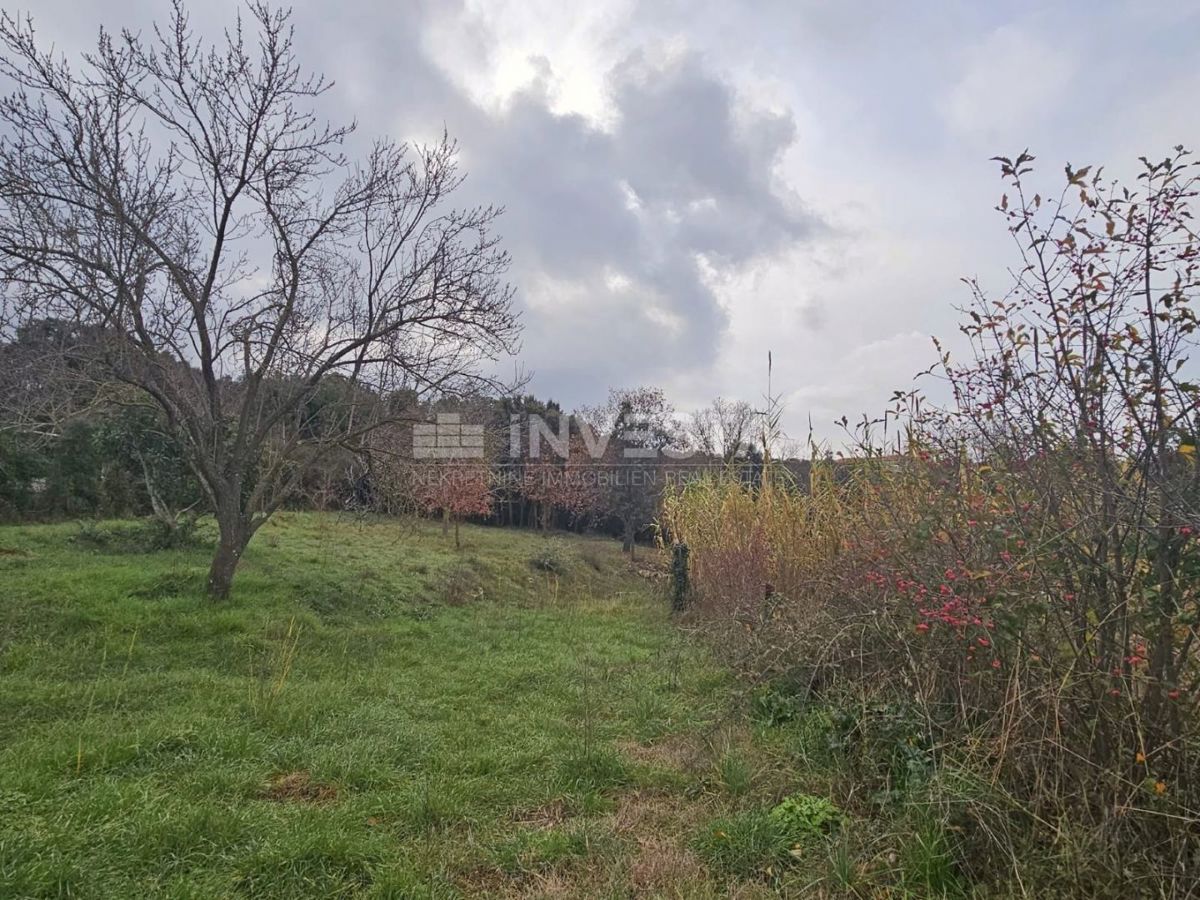 Pula, Veli Vrh, gradbena parcela 2907 m²