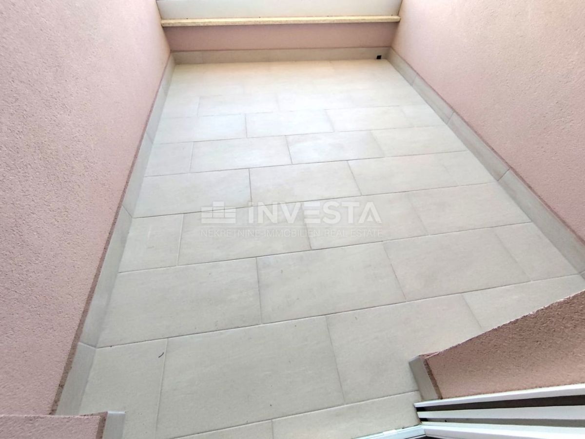 Apartma v 2. nadstropju, 2 spalnici, terasa, parkirišče, blizu morja!