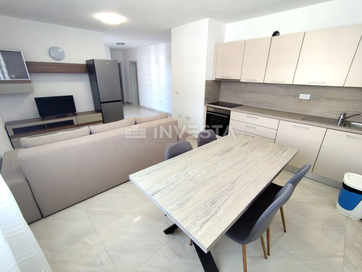 Apartma v 2. nadstropju, 2 spalnici, terasa, parkirišče, blizu morja!