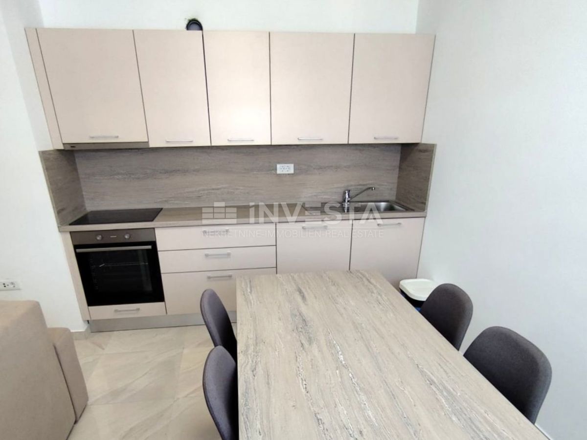 Apartma v 2. nadstropju, 2 spalnici, terasa, parkirišče, blizu morja!