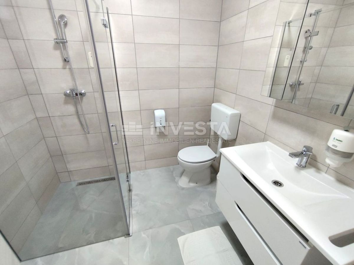 Apartma v 2. nadstropju, 2 spalnici, terasa, parkirišče, blizu morja!