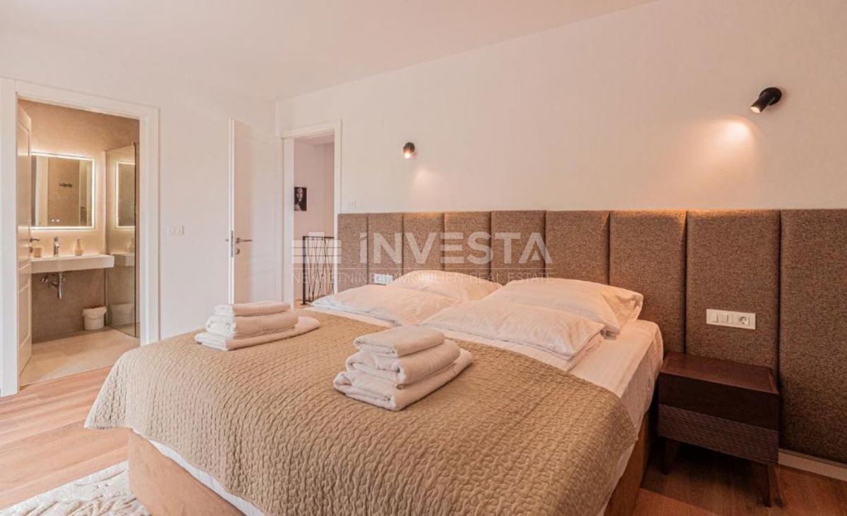  Poreč, moderno opremljena vila na odlični lokaciji