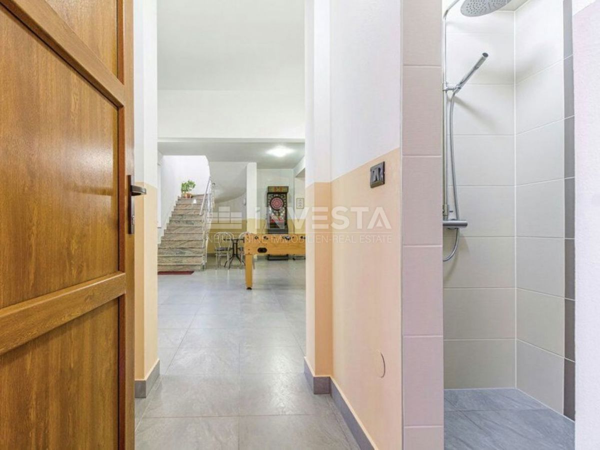 Moderna vila z bazenom v mirnem delu Istre, 5 km od morja