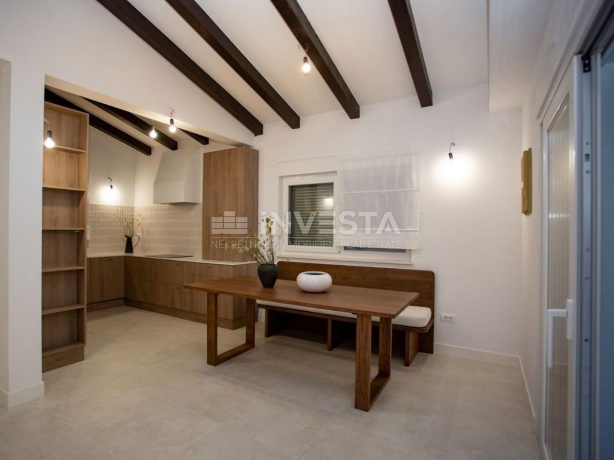 Območje Rovinja, nizkoenergijska pritlična hiša z bazenom