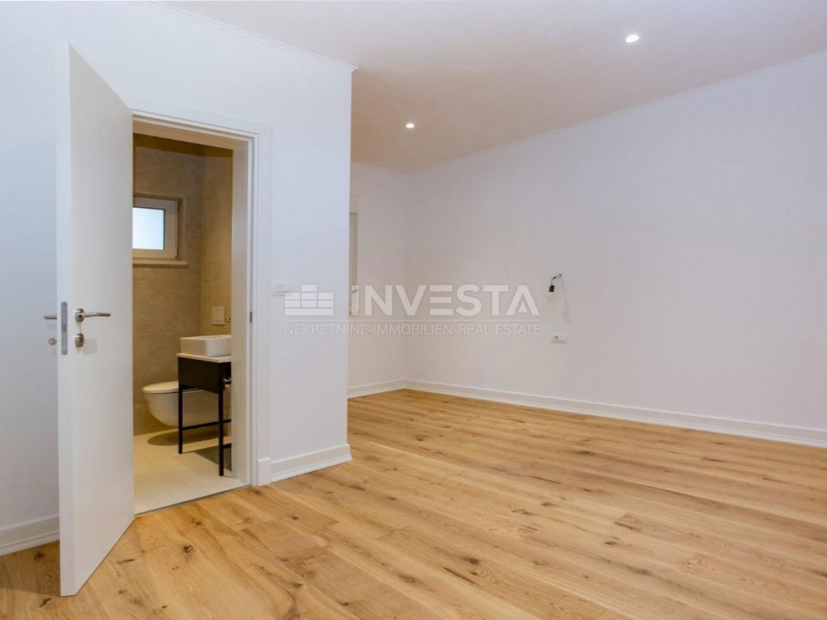 Območje Rovinja, nizkoenergijska pritlična hiša z bazenom