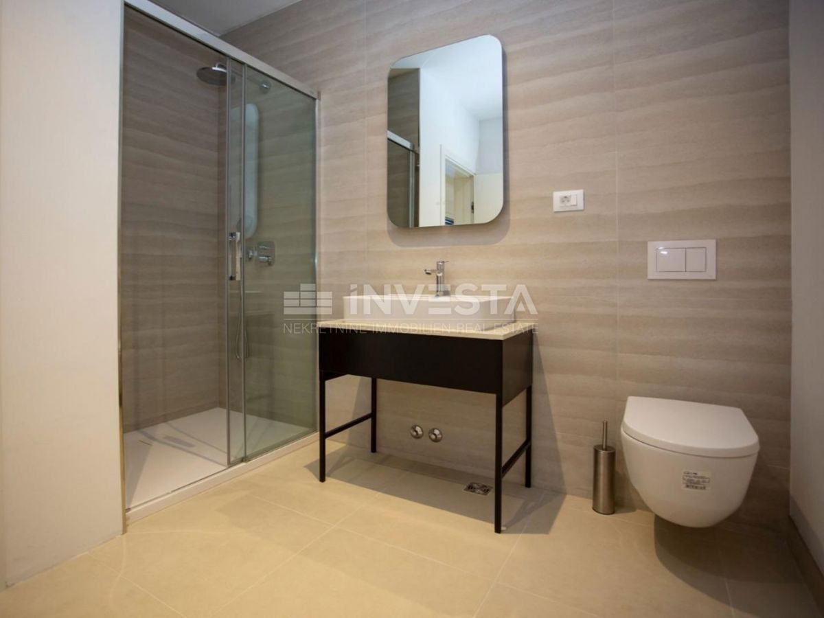 Območje Rovinja, nizkoenergijska pritlična hiša z bazenom