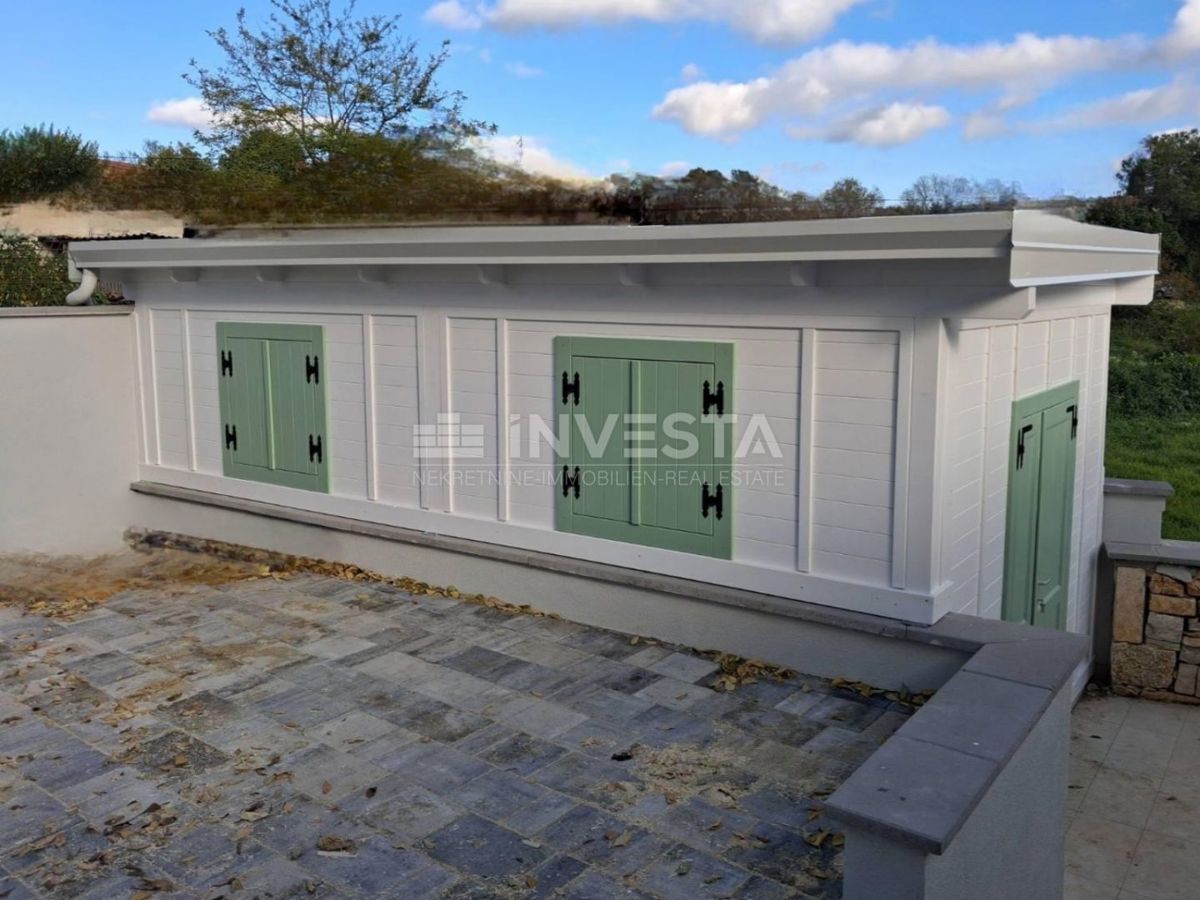 Območje Rovinja, nizkoenergijska pritlična hiša z bazenom