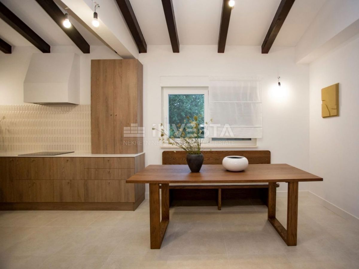 Območje Rovinja, nizkoenergijska pritlična hiša z bazenom