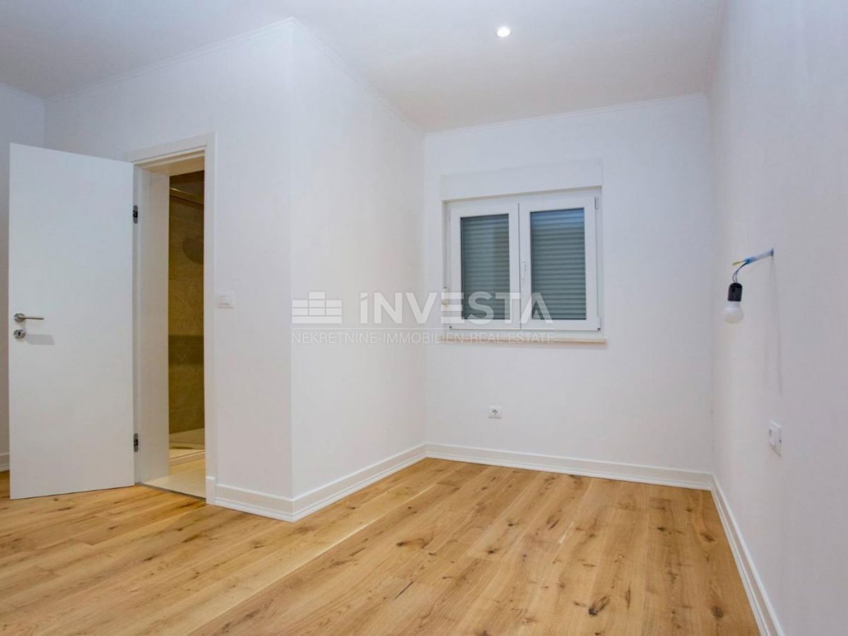 Območje Rovinja, nizkoenergijska pritlična hiša z bazenom