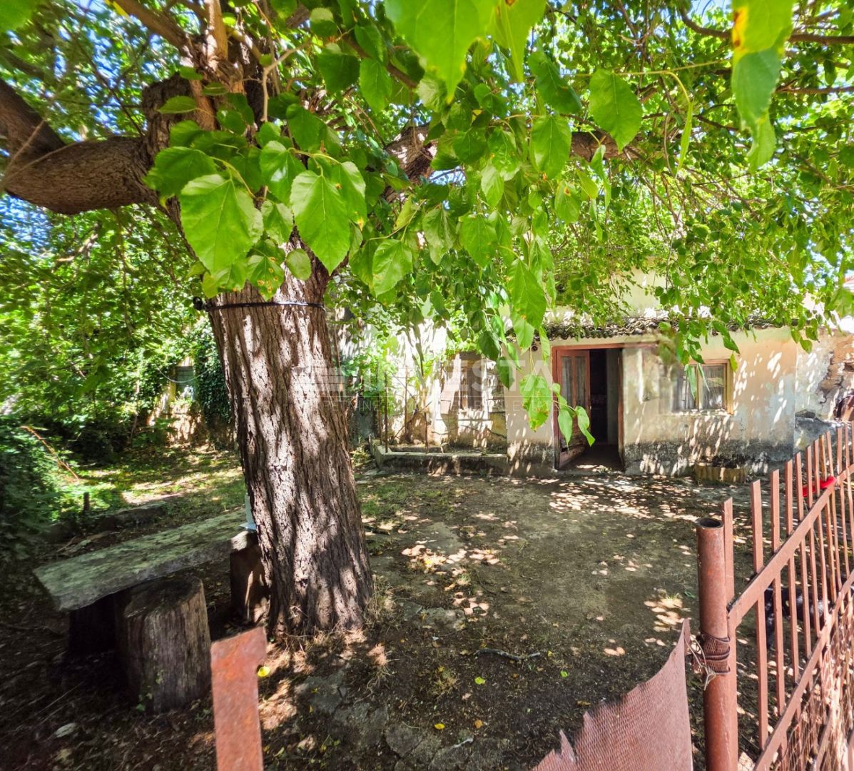 Območje Vodnjana, avtentična istrska kamnita hiša s prostorom