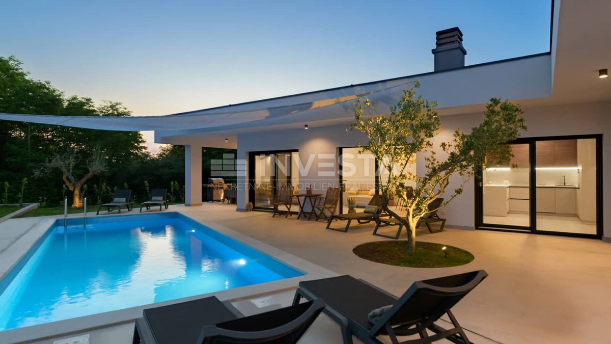 Moderna vila s bazenom in zasebnostjo – blizu Rovinja