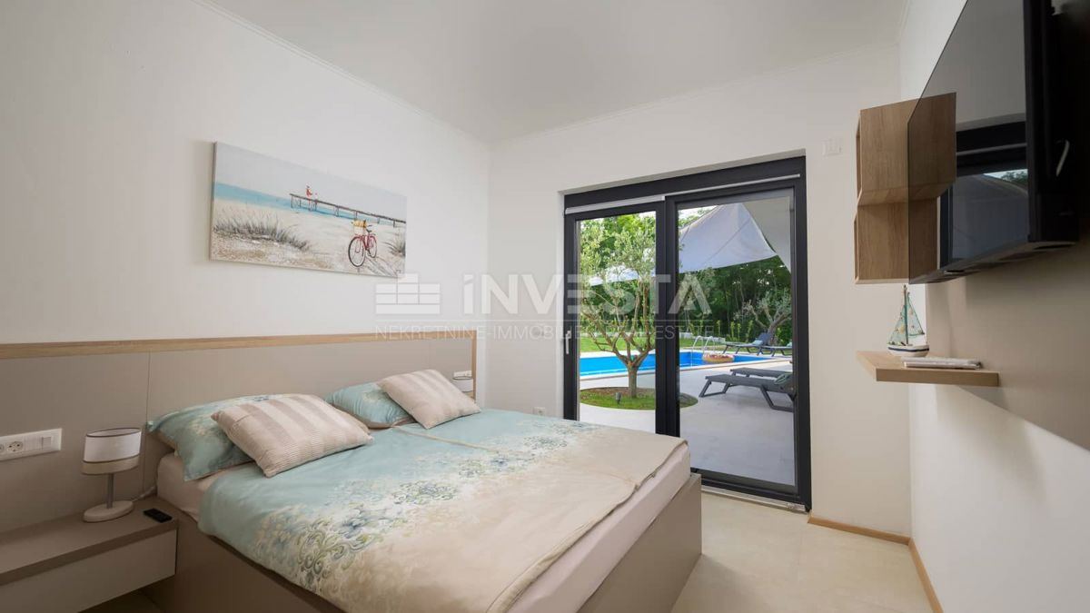 Moderna vila s bazenom in zasebnostjo – blizu Rovinja