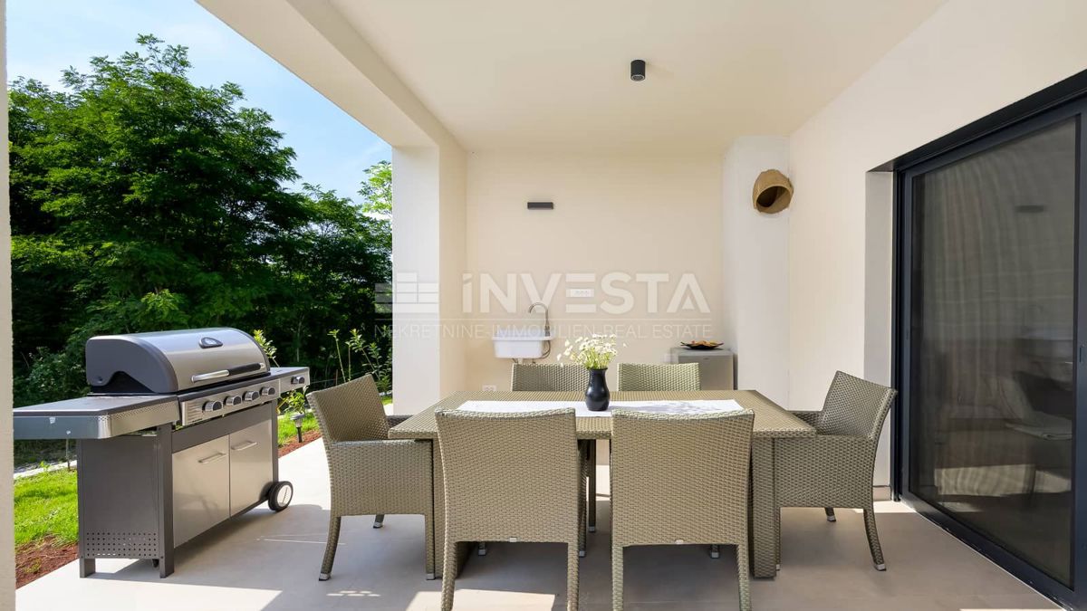 Moderna vila s bazenom in zasebnostjo – blizu Rovinja