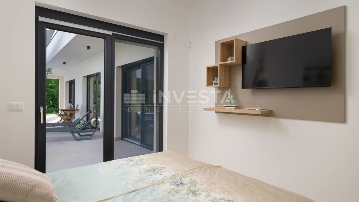 Moderna vila s bazenom in zasebnostjo – blizu Rovinja