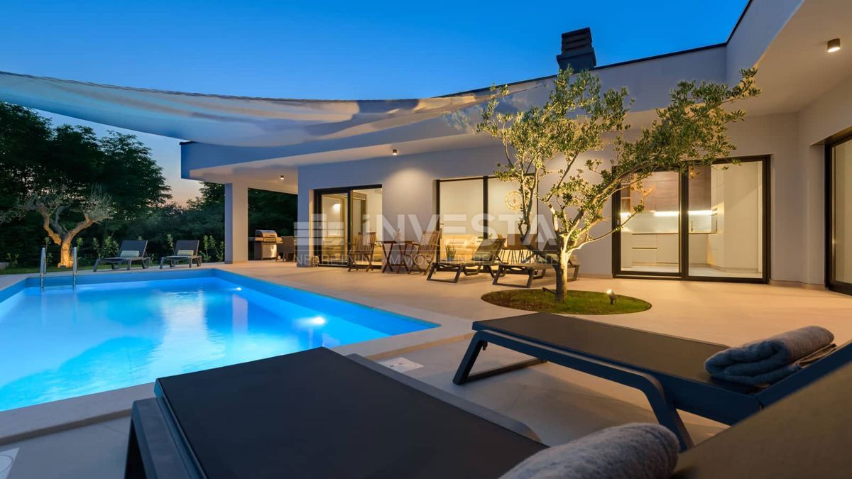 Moderna vila s bazenom in zasebnostjo – blizu Rovinja