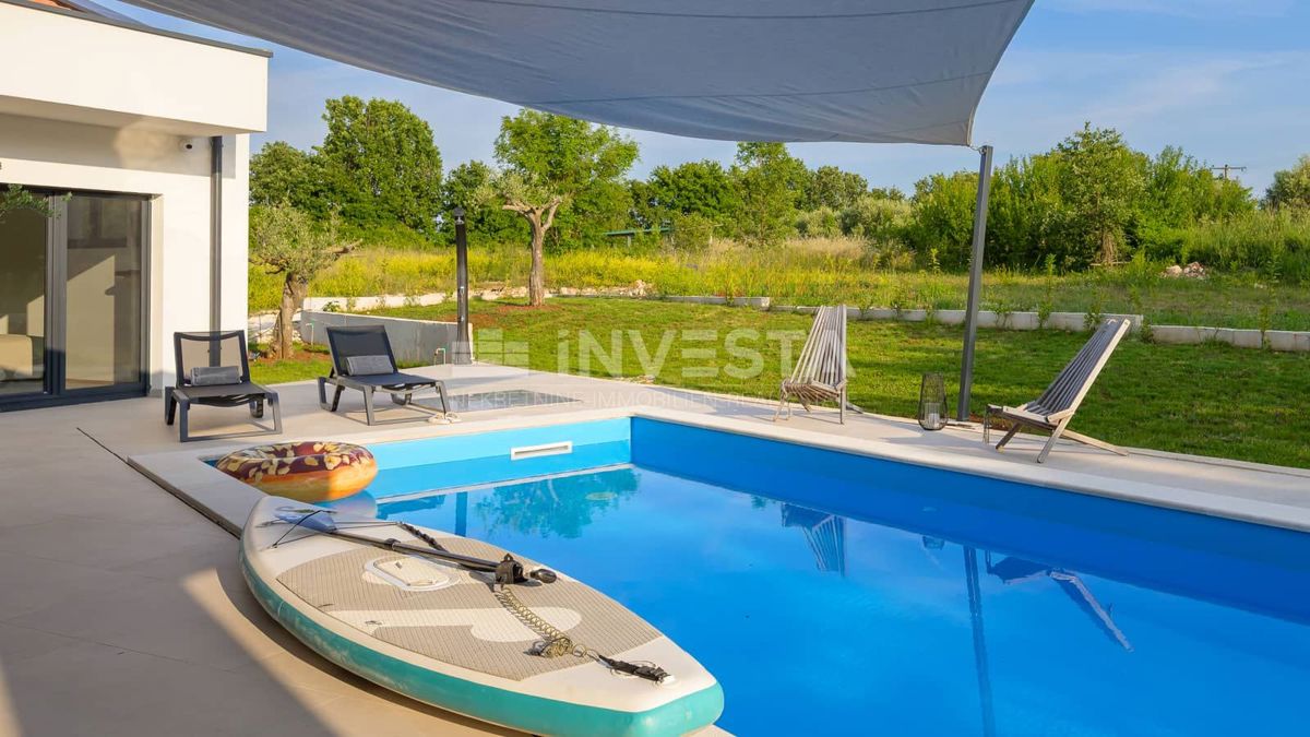 Moderna vila s bazenom in zasebnostjo – blizu Rovinja