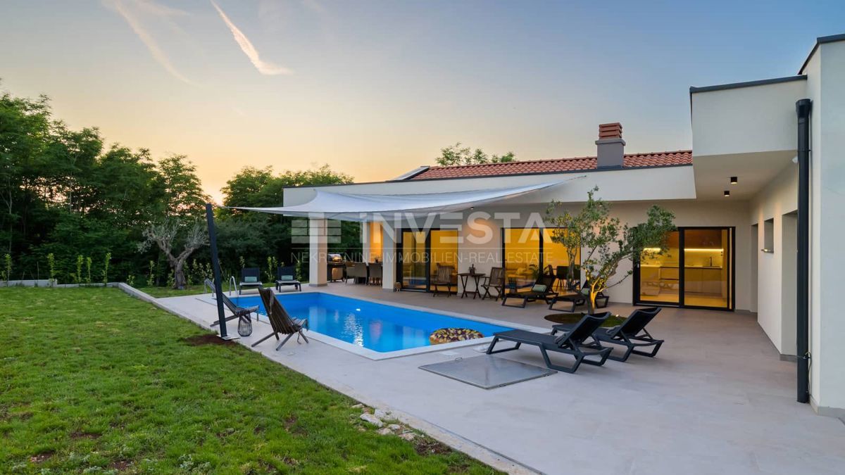 Moderna vila s bazenom in zasebnostjo – blizu Rovinja