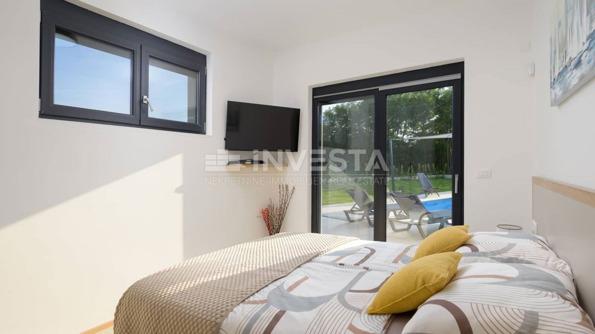 Moderna vila s bazenom in zasebnostjo – blizu Rovinja