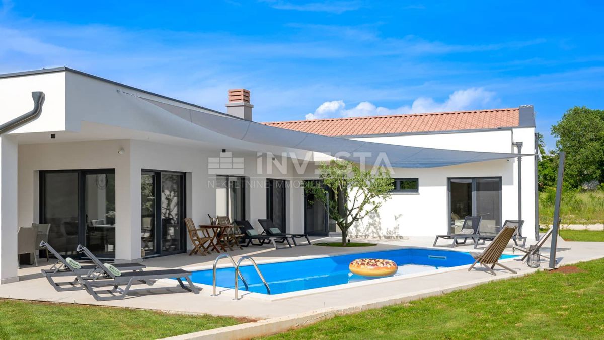 Moderna vila s bazenom in zasebnostjo – blizu Rovinja