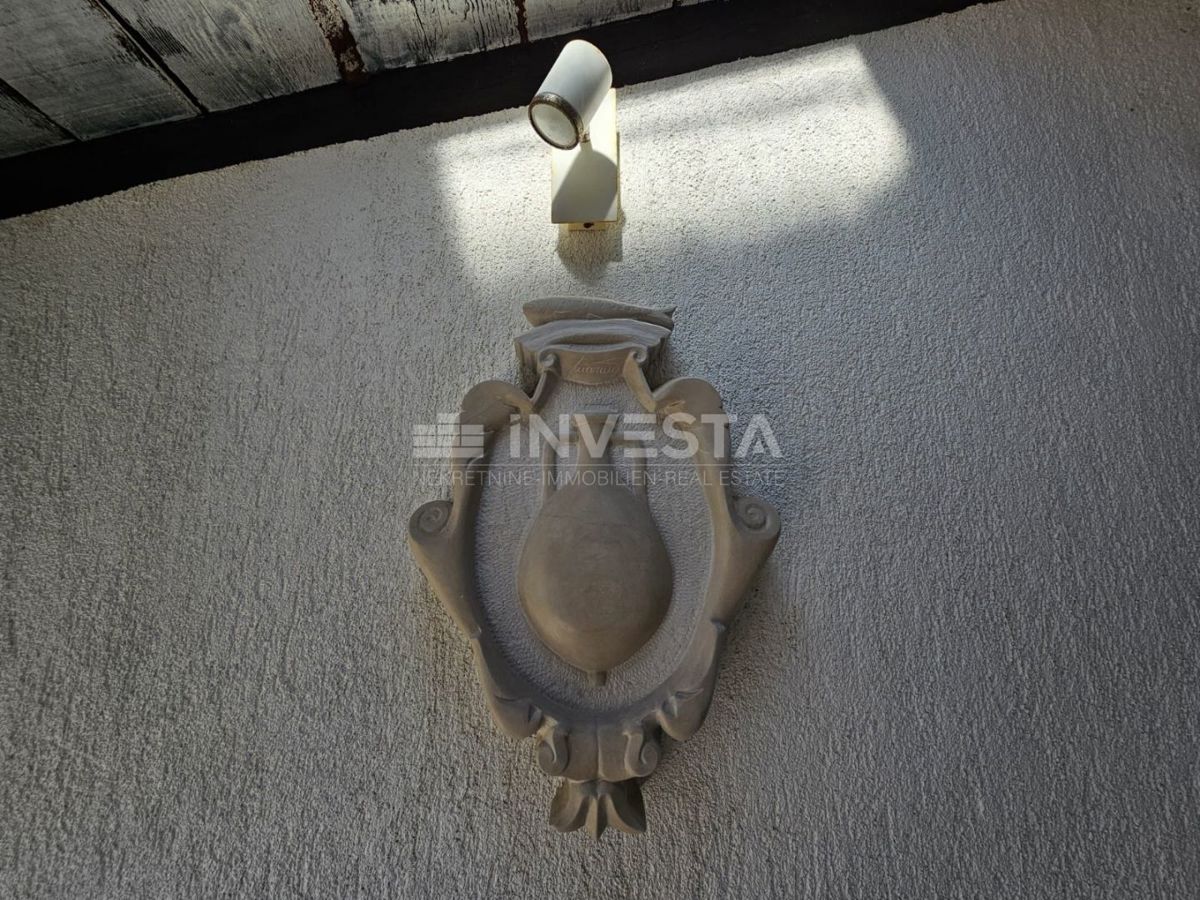 Fažana, hiša z dvema ločenima stanovanjema, blizu centra in plaž