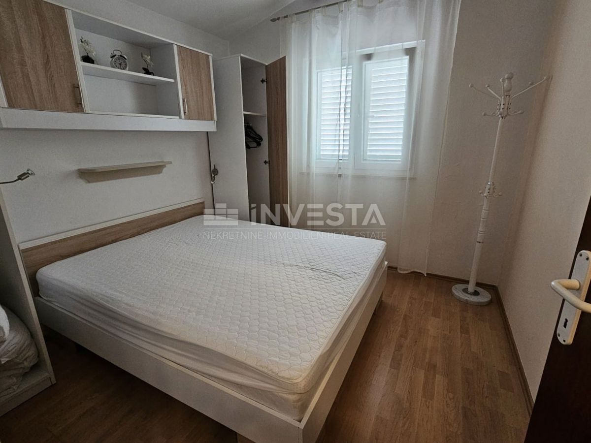 Fažana, hiša z dvema ločenima stanovanjema, blizu centra in plaž