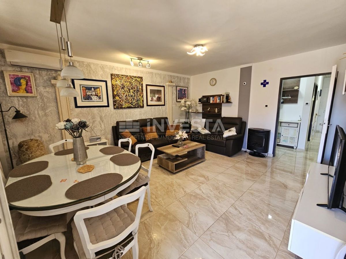 Fažana, hiša z dvema ločenima stanovanjema, blizu centra in plaž