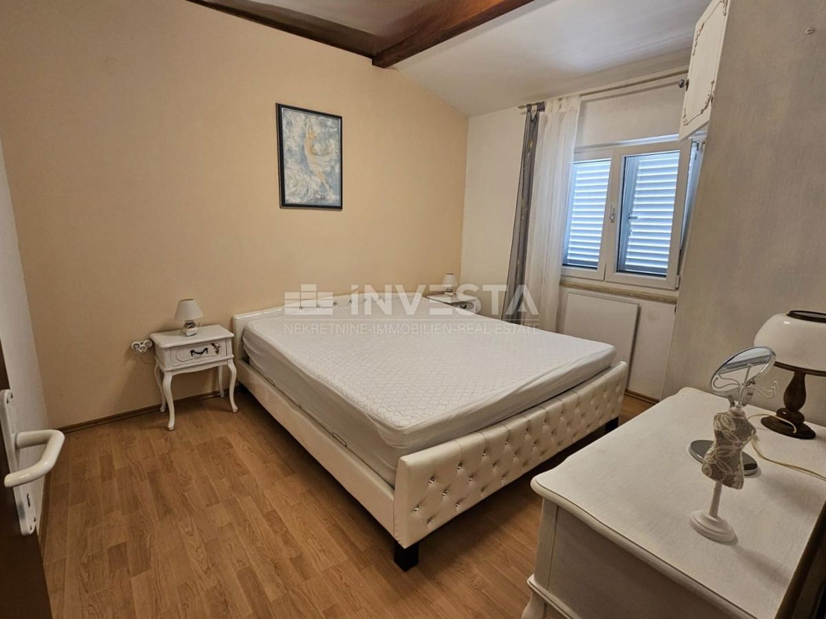 Fažana, hiša z dvema ločenima stanovanjema, blizu centra in plaž