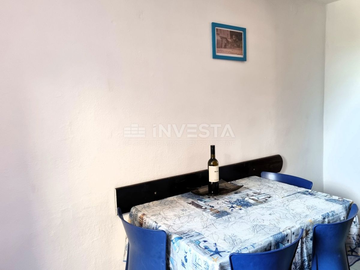 Pula, strogo središče – hiša s 3 stanovanji + poslovni prostor, pogled na morje