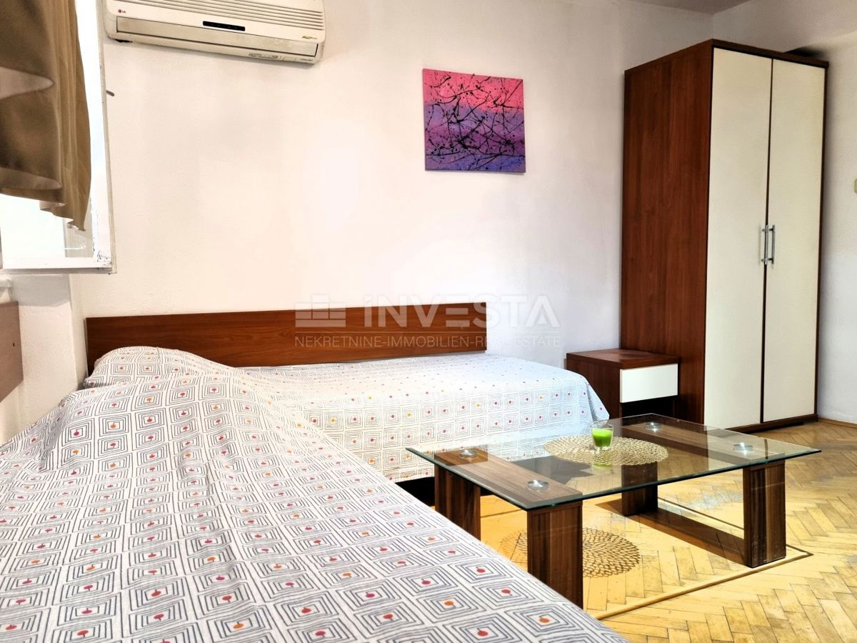 Pula, strogo središče – hiša s 3 stanovanji + poslovni prostor, pogled na morje