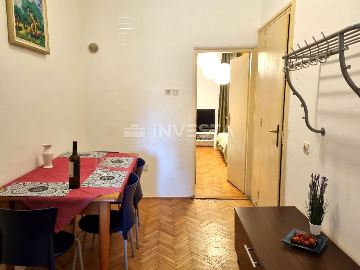 Pula, strogo središče – hiša s 3 stanovanji + poslovni prostor, pogled na morje