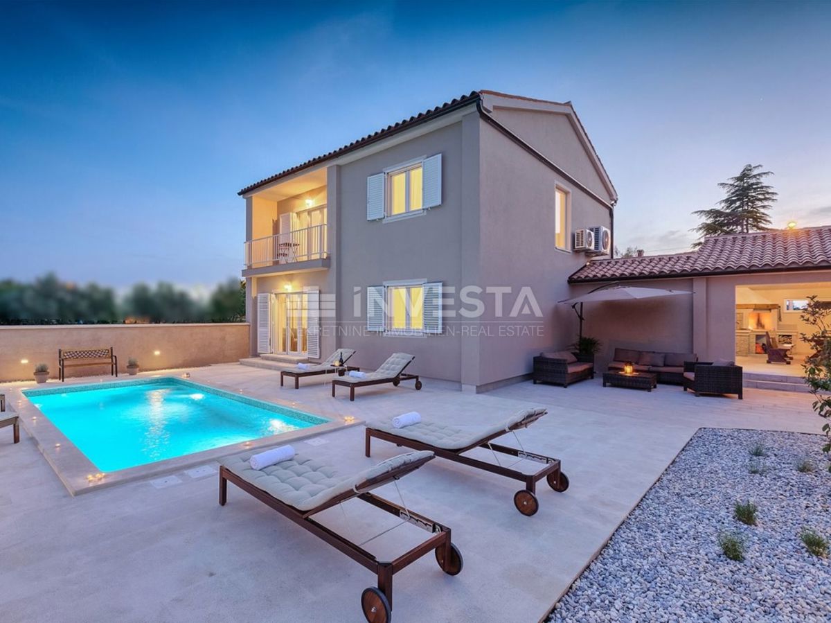 Pulj, Štinjan, popolna vila za dom in počitnice