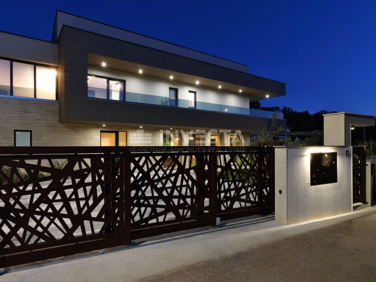 Moderna vila z bazenom v Marčani – mir in udobje v bližini Pulja