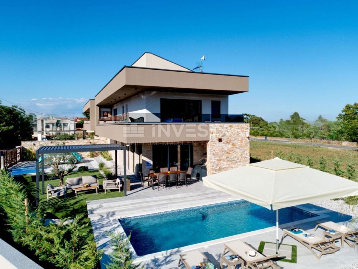 Moderna vila z bazenom v Marčani – mir in udobje v bližini Pulja